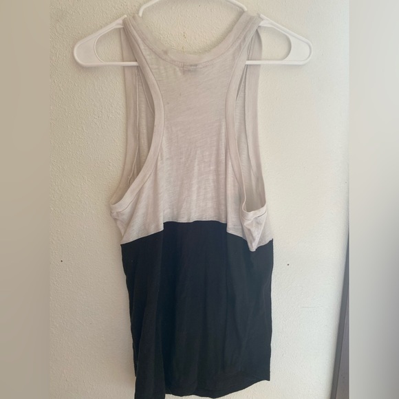 Pink vs tank - Picture 2 of 5